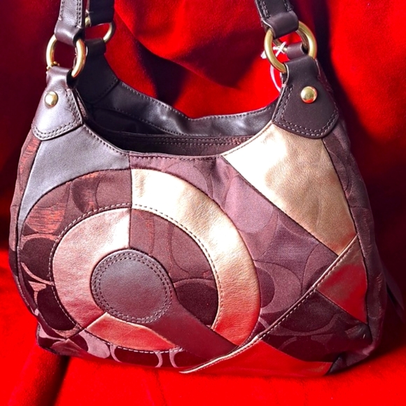 🎁 New Coach Limited Edition Signature Shoulder Bag NewExcellent Condition - Picture 2 of 12